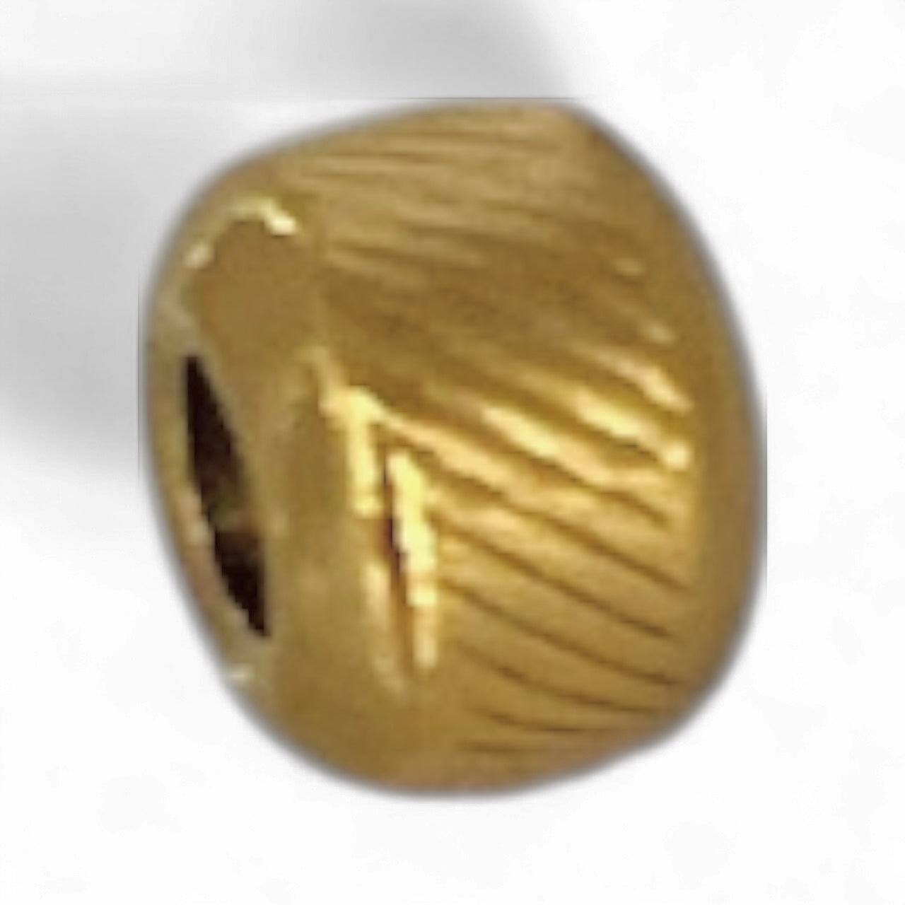 art. 057 - CHARM DORADO